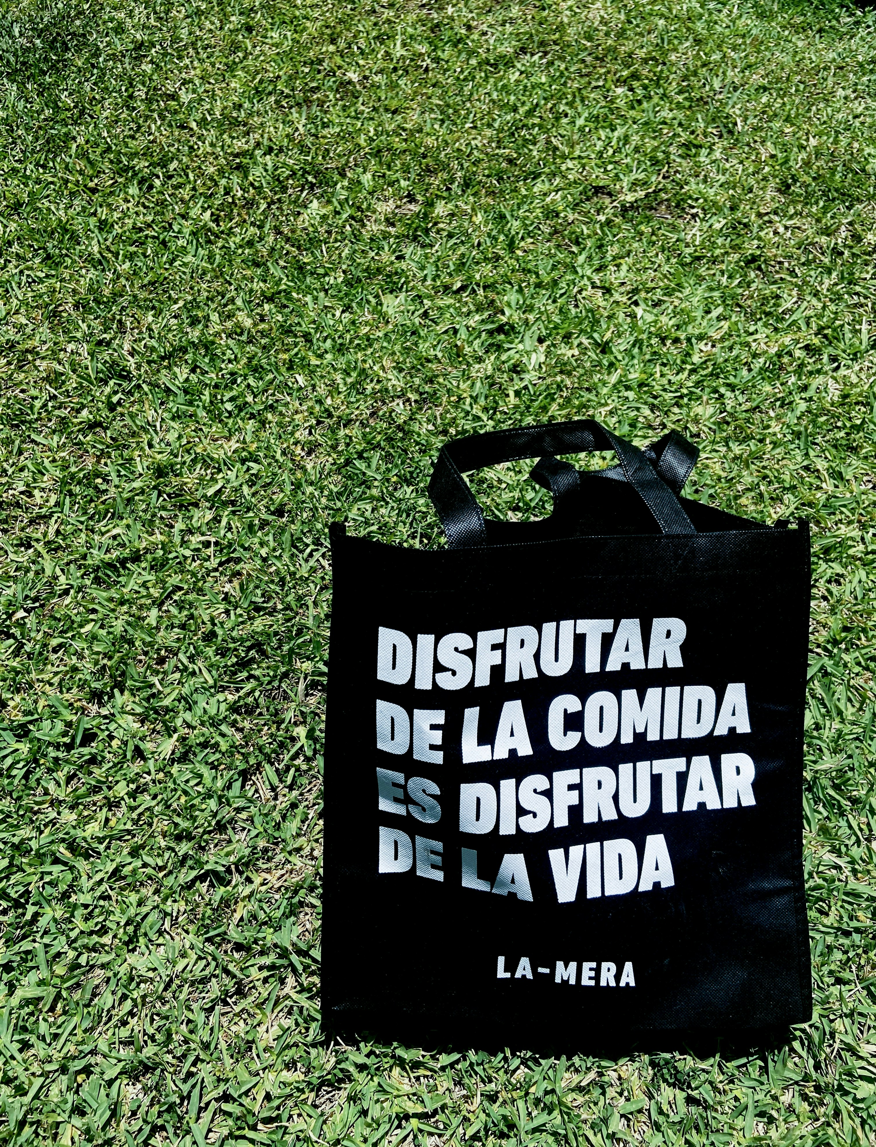 photo 1587753213351 ab7425a205d5?ixlib=rb 4.0