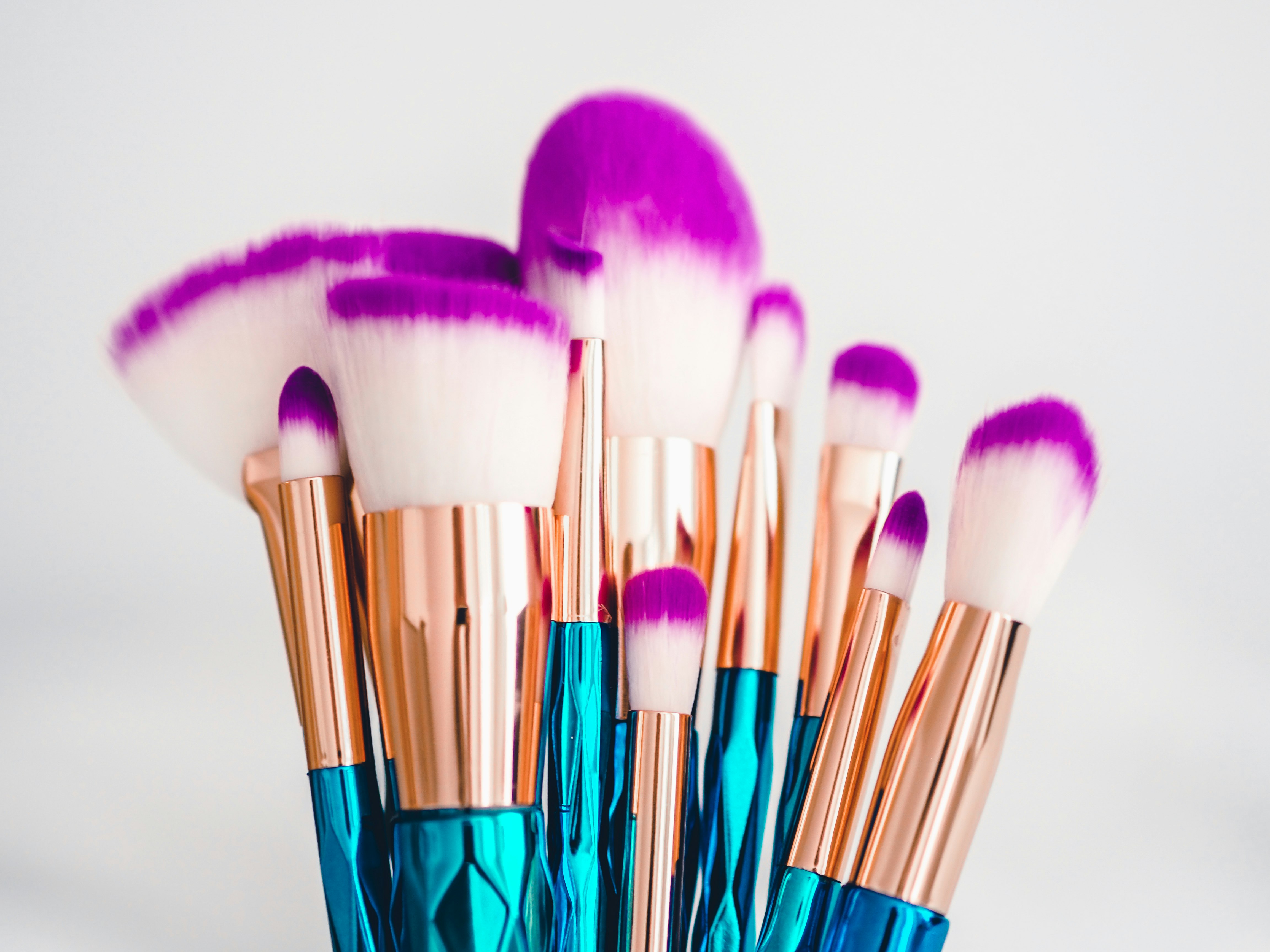 blue and brown makeup brush set