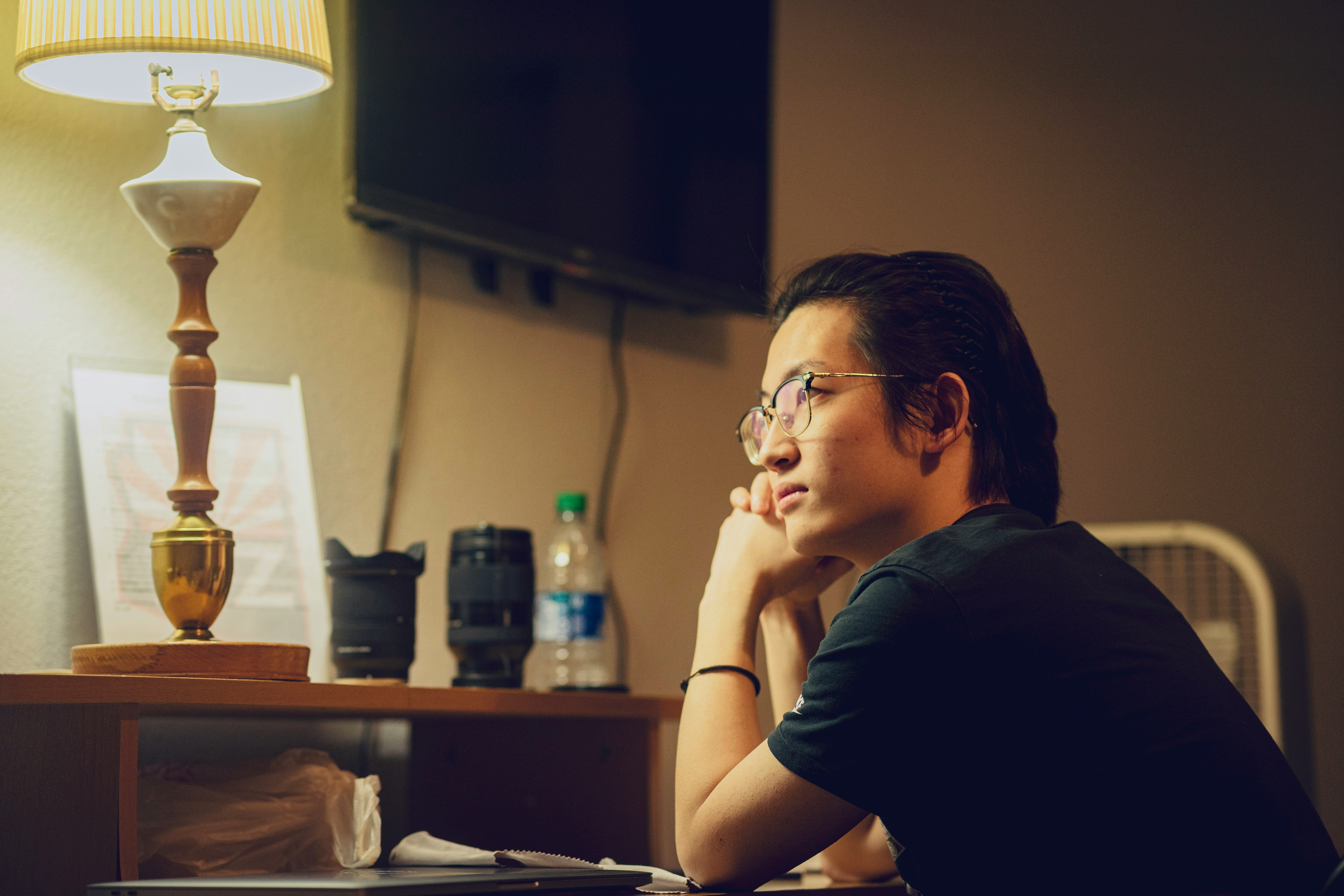 The 3 PM Crack: Why Tuesday Is When Your Real Self Finally Shows Up