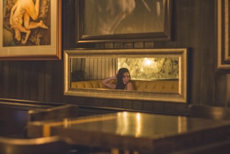 Warm and inviting image of a coaching session in a stylish, intimate environment.