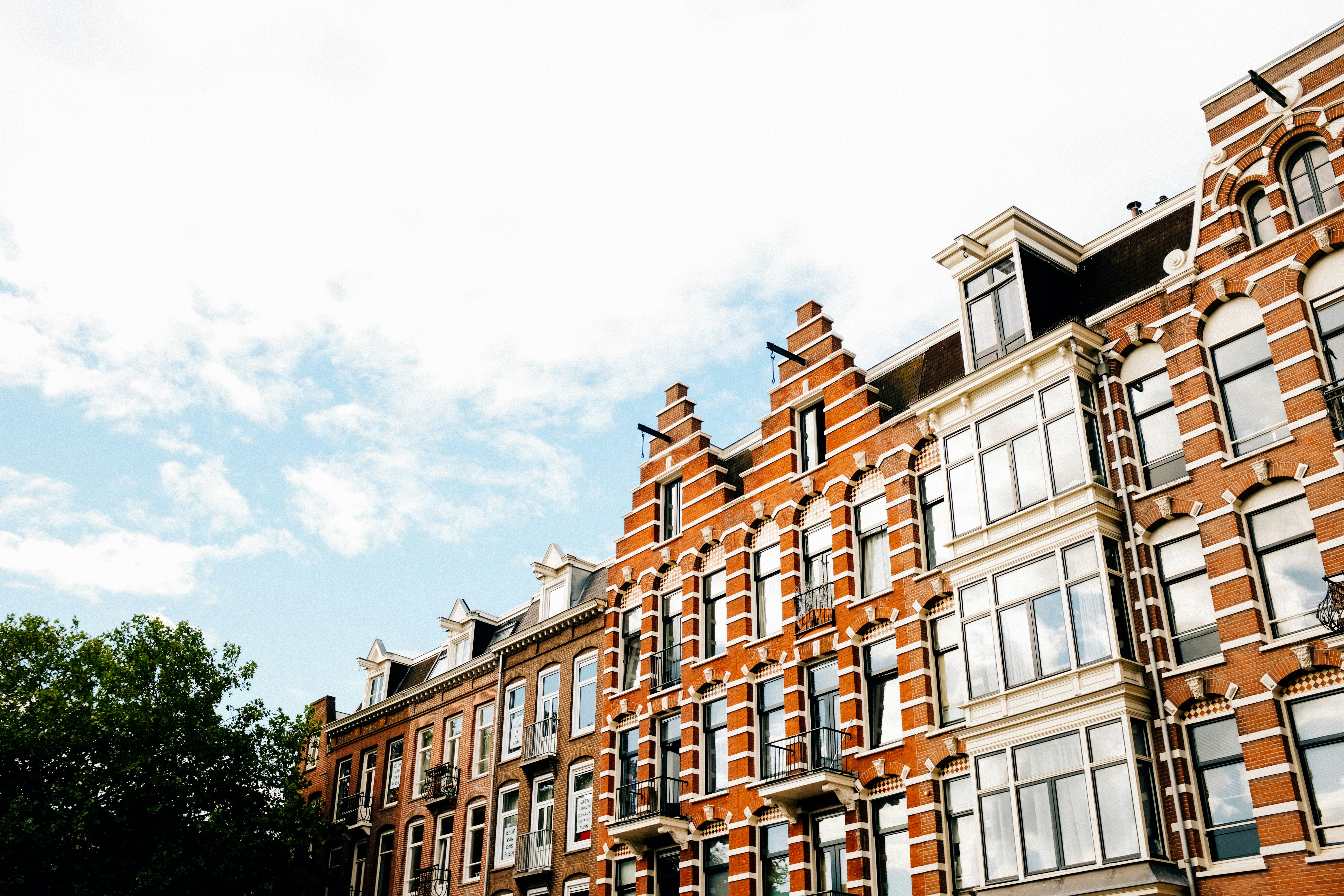 Photo by adrienolichon