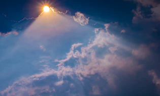 sun in the sky during daytime