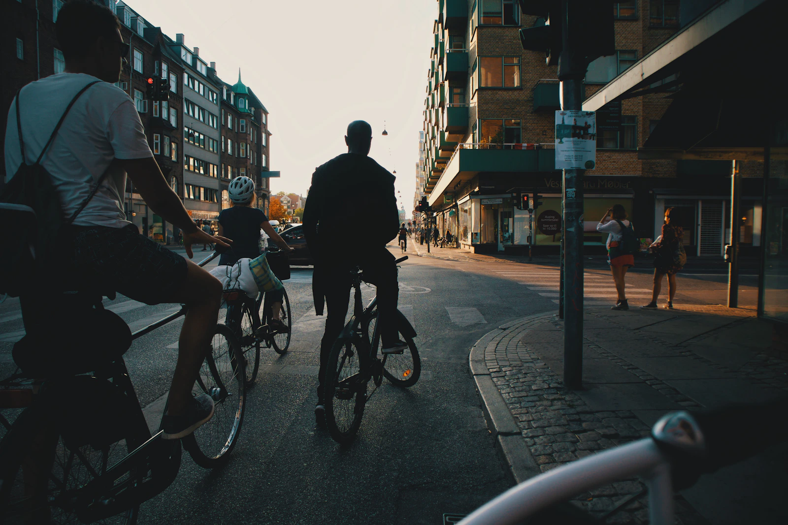 Photo · Nomadic Julien / Unsplash