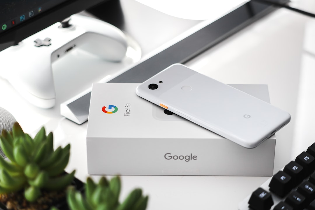 white iphone 5s box, Pixel 3a