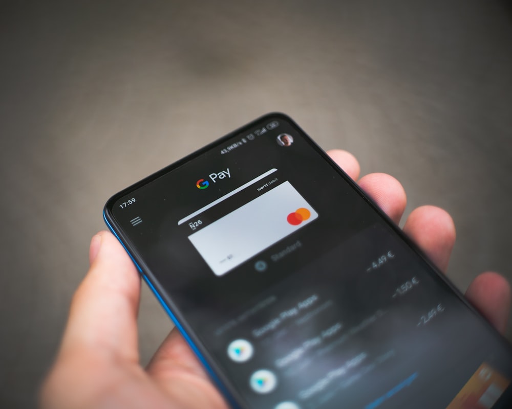 Teléfono inteligente Samsung Android negro que muestra íconos