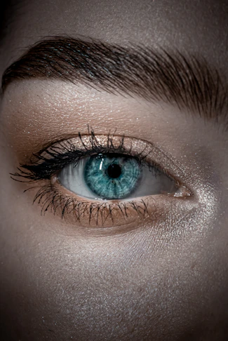 women with eye lashes and brows extensions