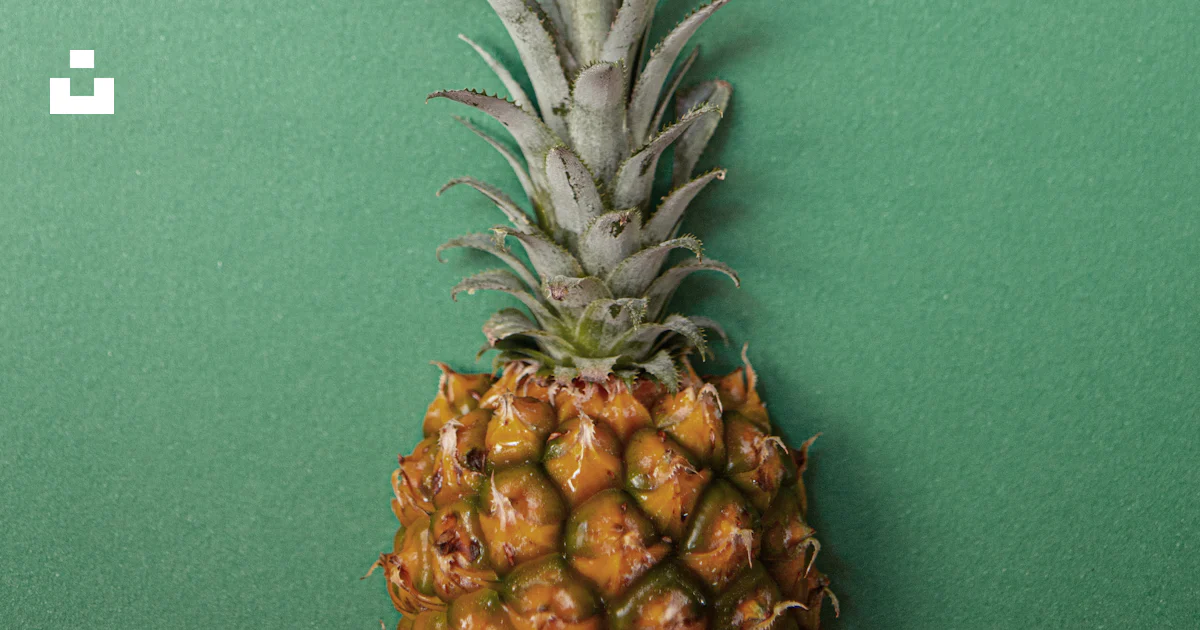 Fruta de piña verde y marrón foto – Imagen de Verde gratuita en Unsplash