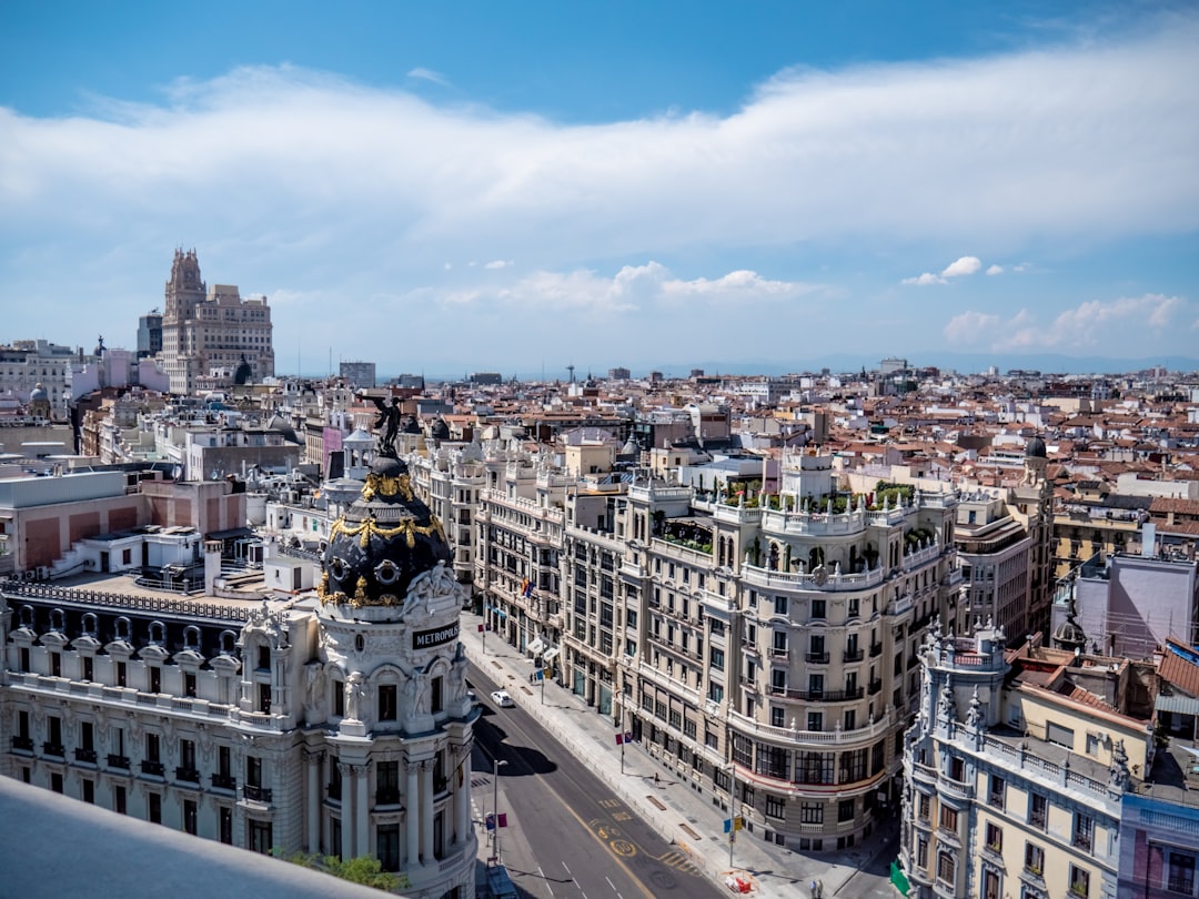 Madrid Through Local Eyes: A Neighborhood-by-Neighborhood Guide to… — Madrid Through Local Eyes