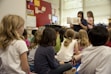 Grupo de niños en un taller de Lectura Fácil organizado Asociación de Lectura Fácil de Valencia