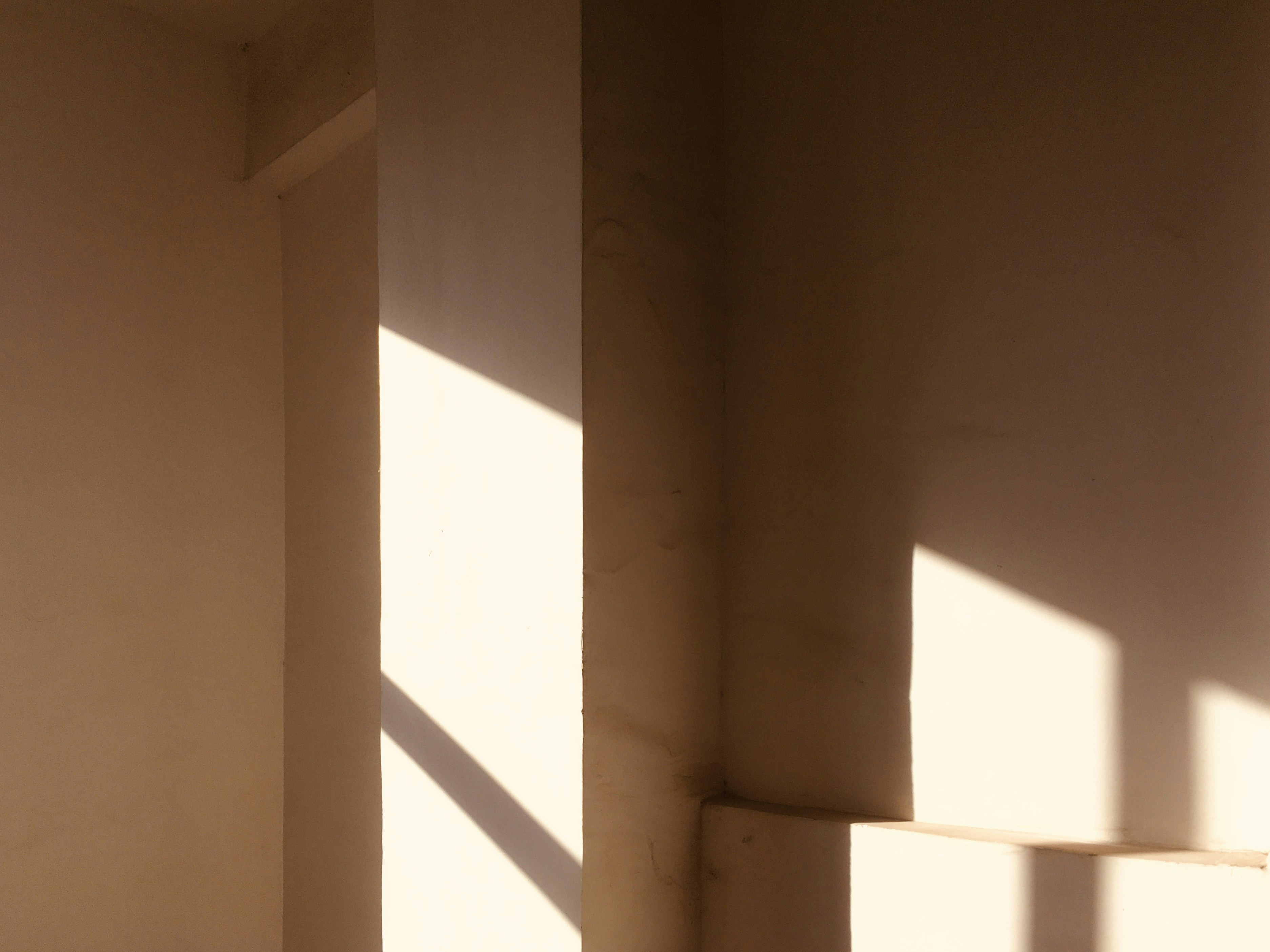 photo-1588090272888-033e92b141b1?ixid=M3