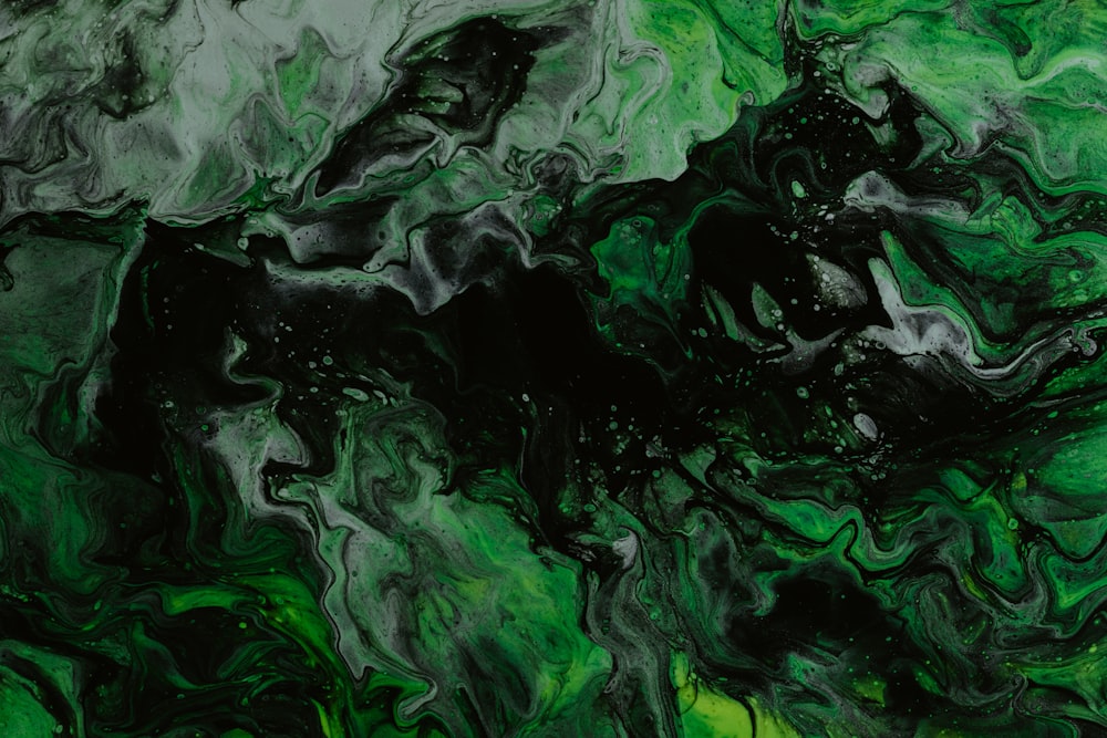 Pintura abstracta verde, blanca y negra