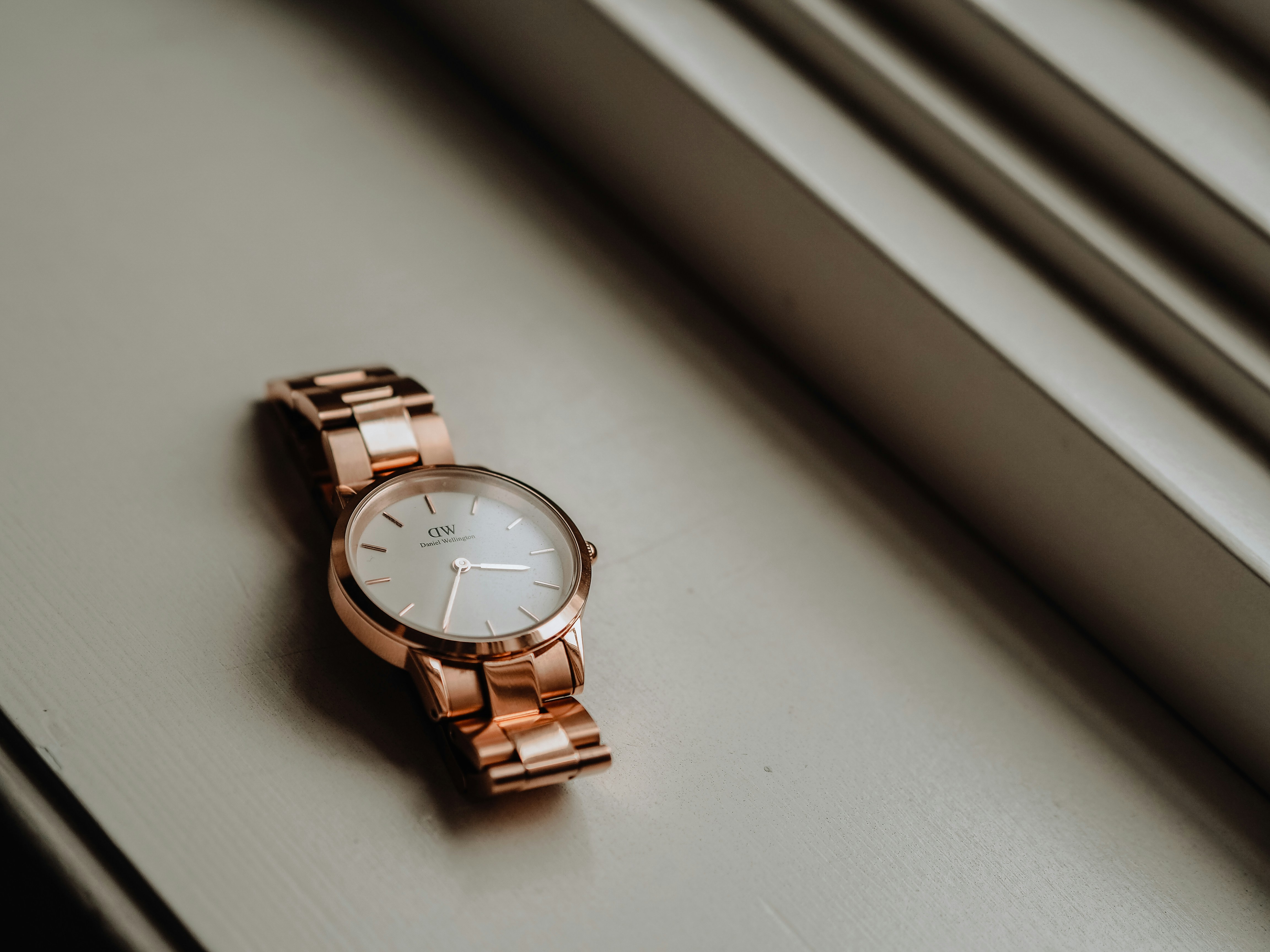 Accessoires et robes en studio