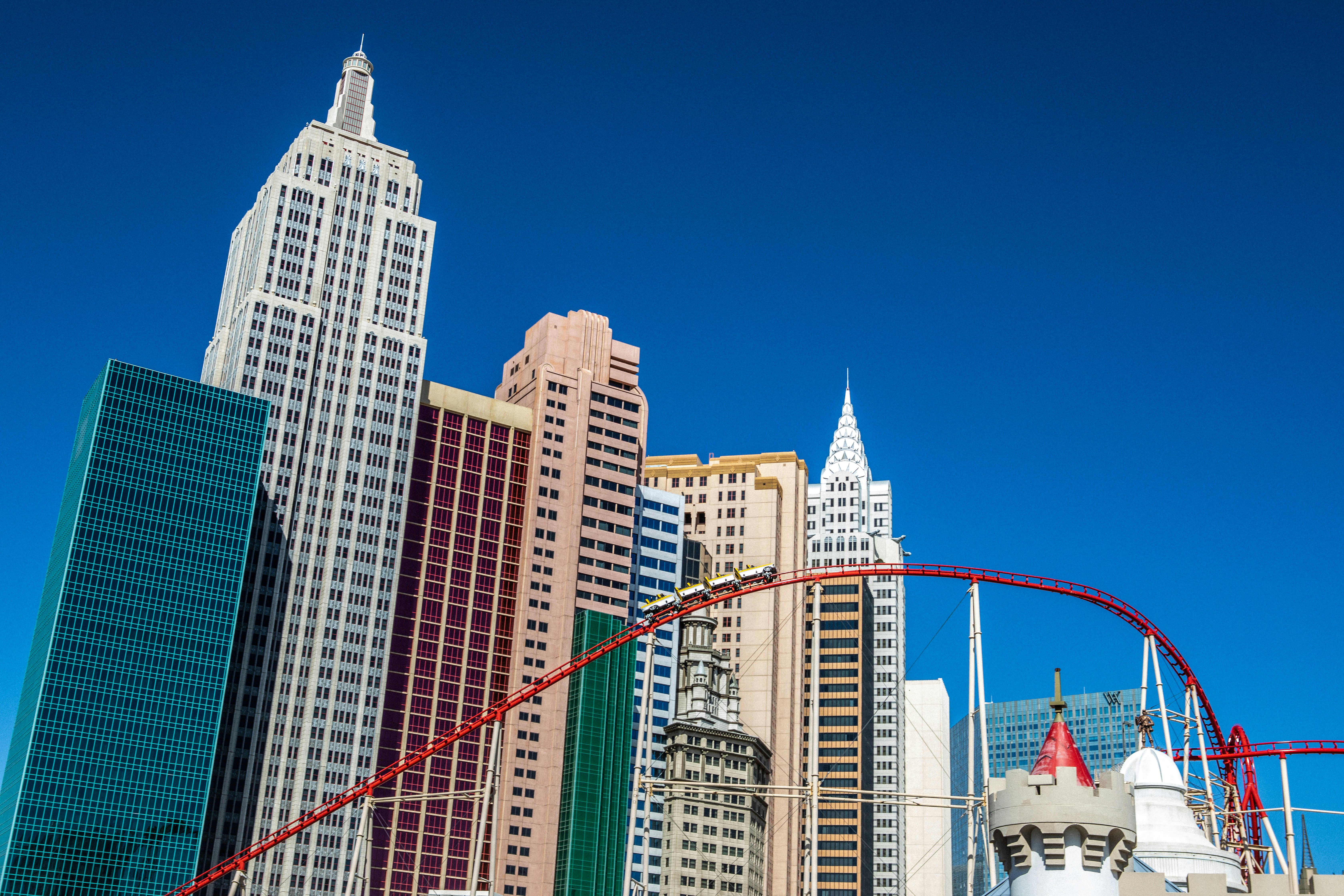 Waymo expands robotaxi services to Las Vegas, expected to start in summer 2026