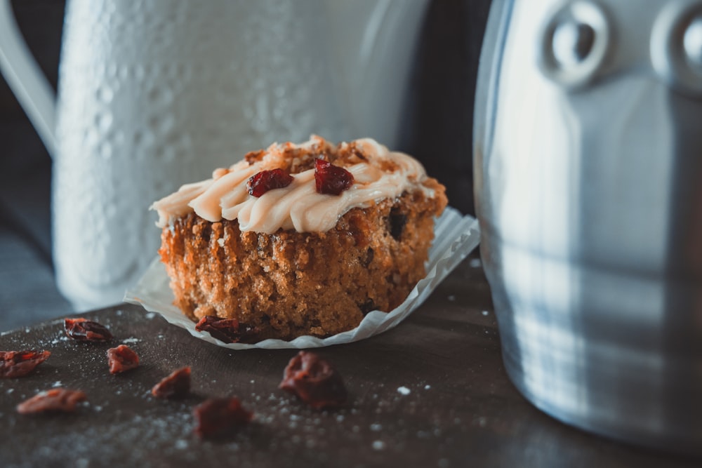 brown bread with white cream on top