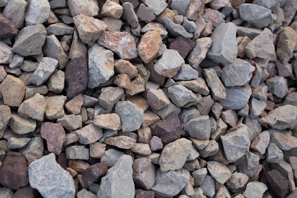 brown and gray stone fragments