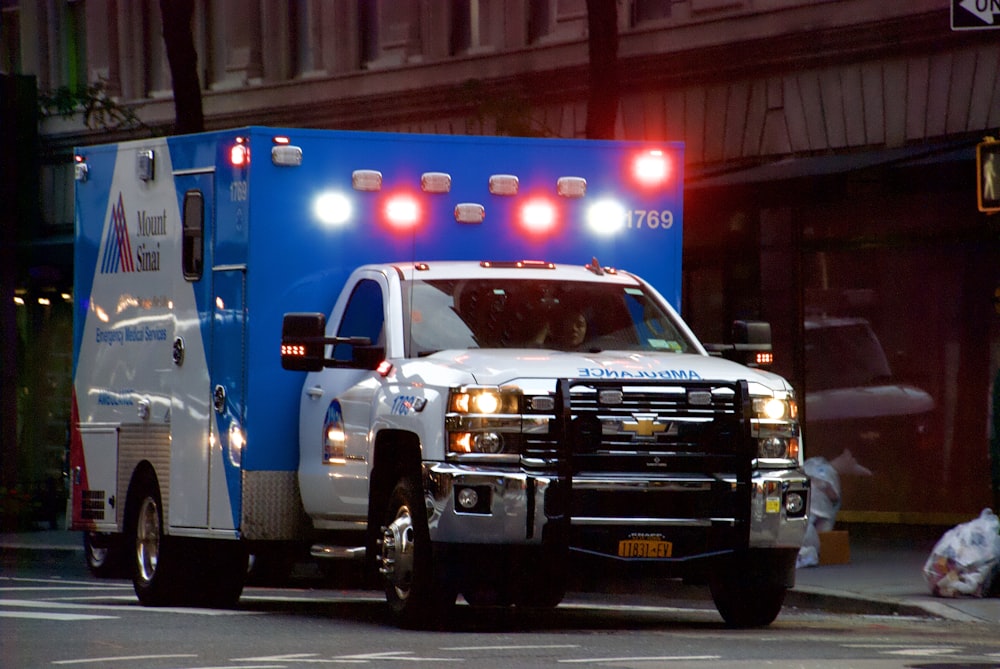 Imágenes de ambulancia [HD] | Descargar imágenes gratis en Unsplash