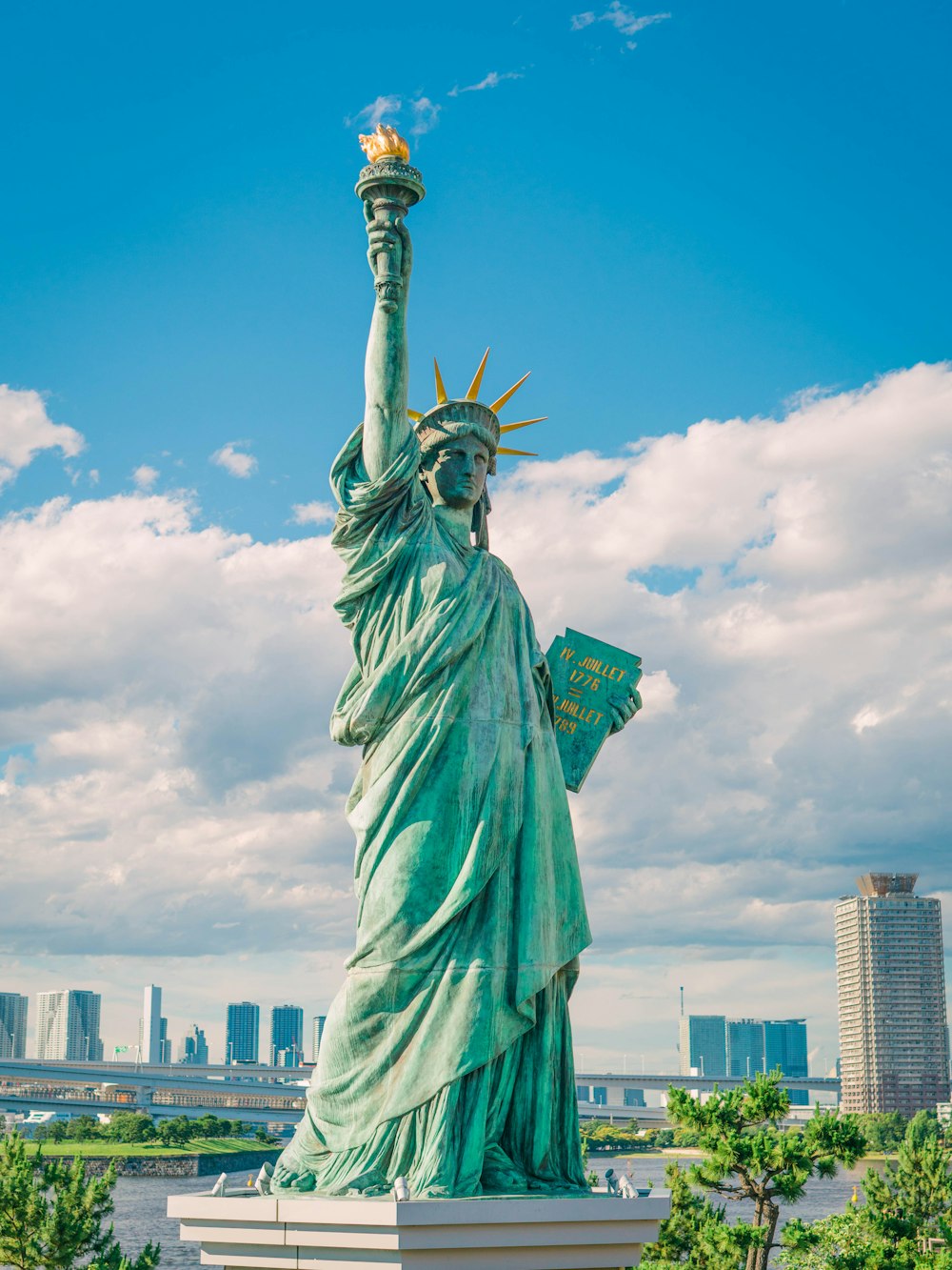 Statue of Liberty at New York New York … – License image – 70261689 ❘  lookphotos
