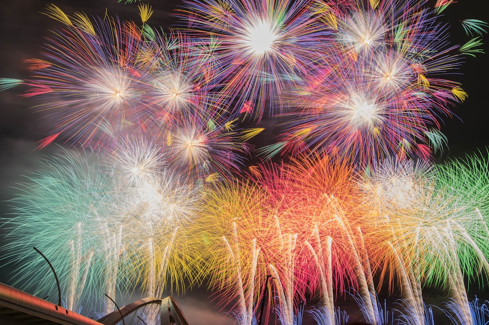 Feu d’artifice pendant la nuit