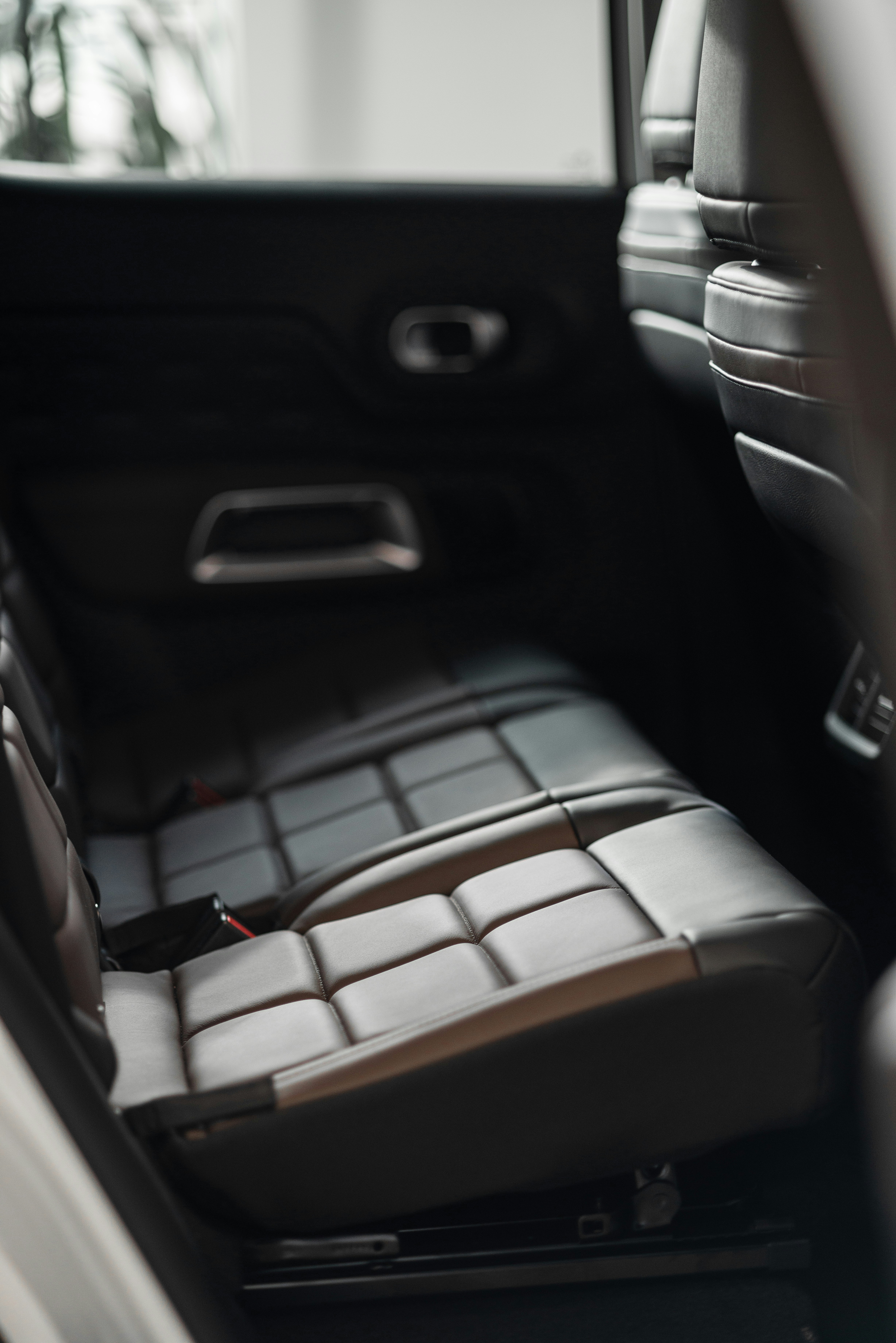 luxury suv interior cargo, wallpaper, Ford Luxury Car Cargo Space: Maximize Your Hauling Capacity 4