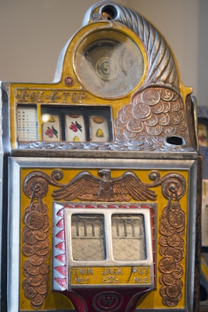 Slot Klasik vs Video Slot: Perbedaan dan Mana yang Lebih Menguntungkan