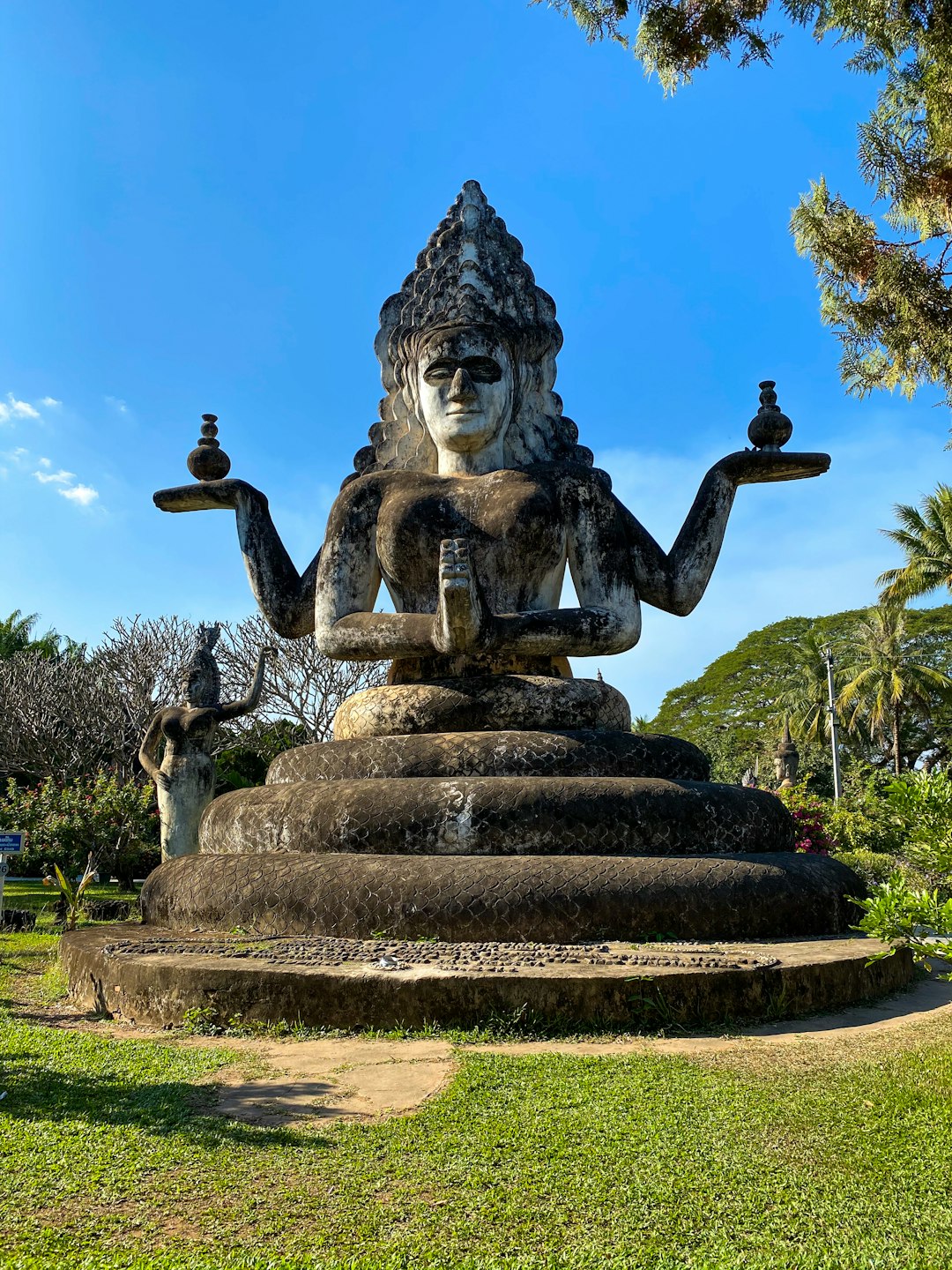 travelers stories about Landmark in Parque Buda, Laos