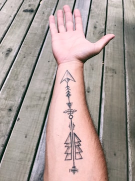 Rimozione tatuaggi tramite trattamenti laser, ideale per chi desidera eliminare un inchiostro che no