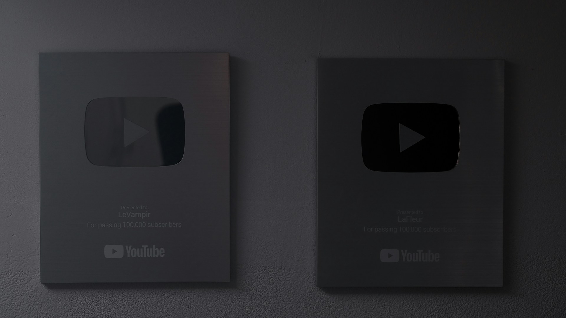 black and white no smoking sign