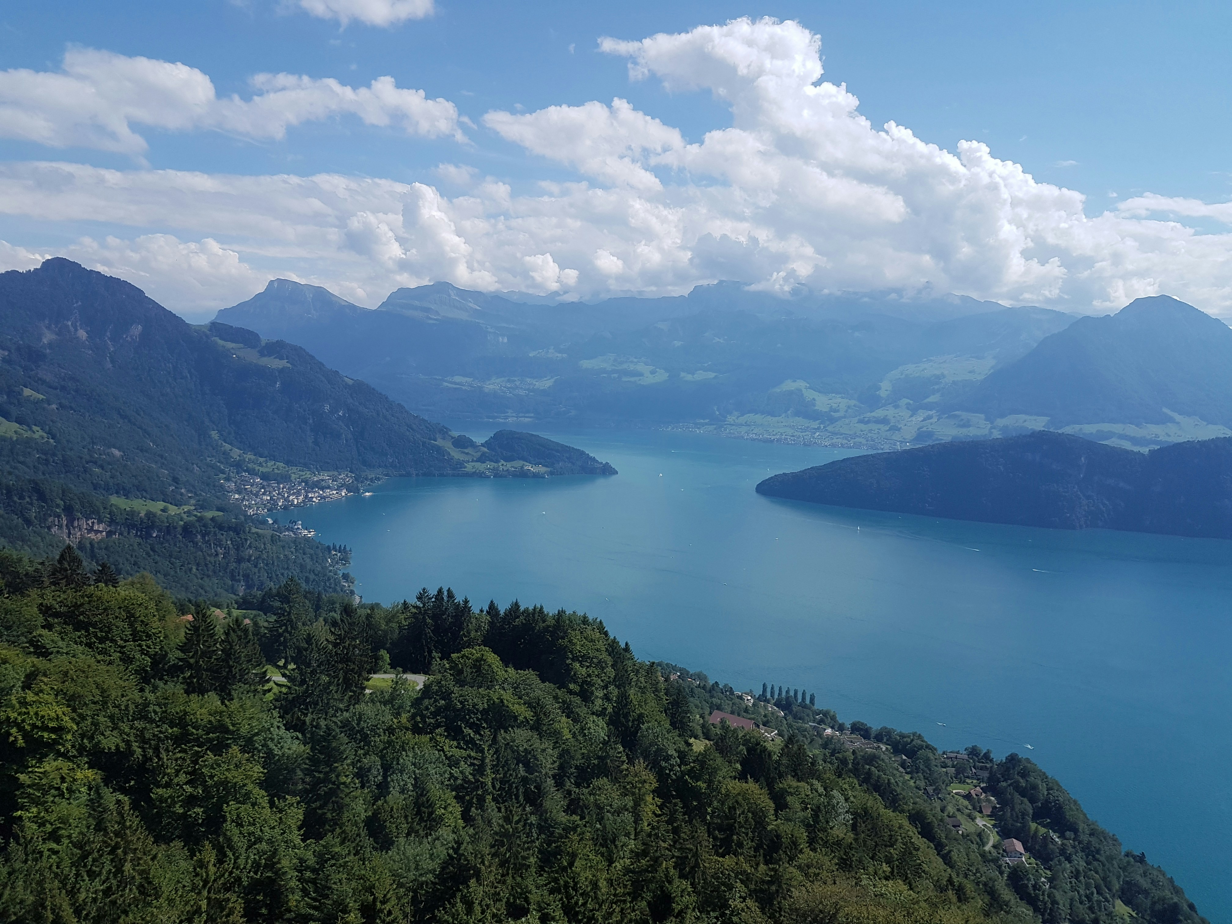 Photo by hendrikthurau