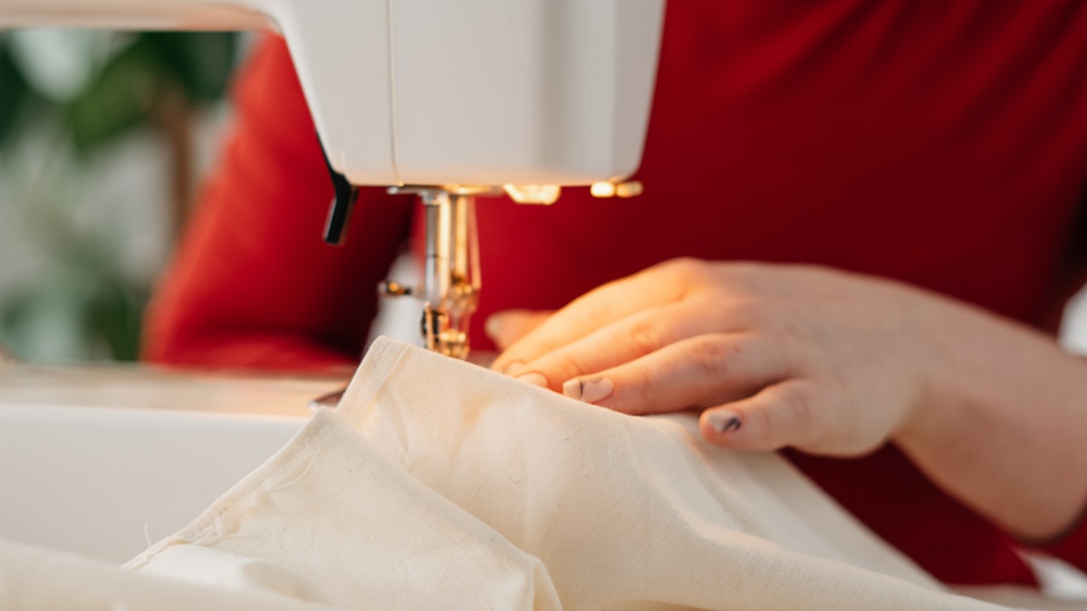 Clothing Alterations & Repairs background image