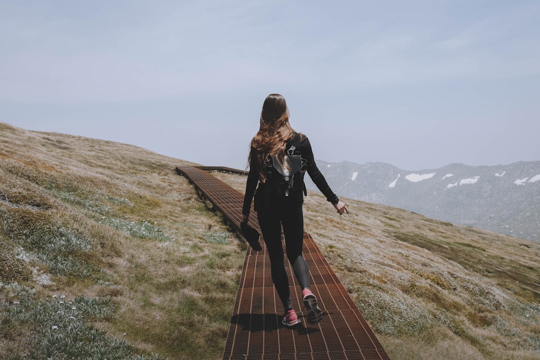 travelers stories about Cliff in Kosciuszko National Park NSW, Australia