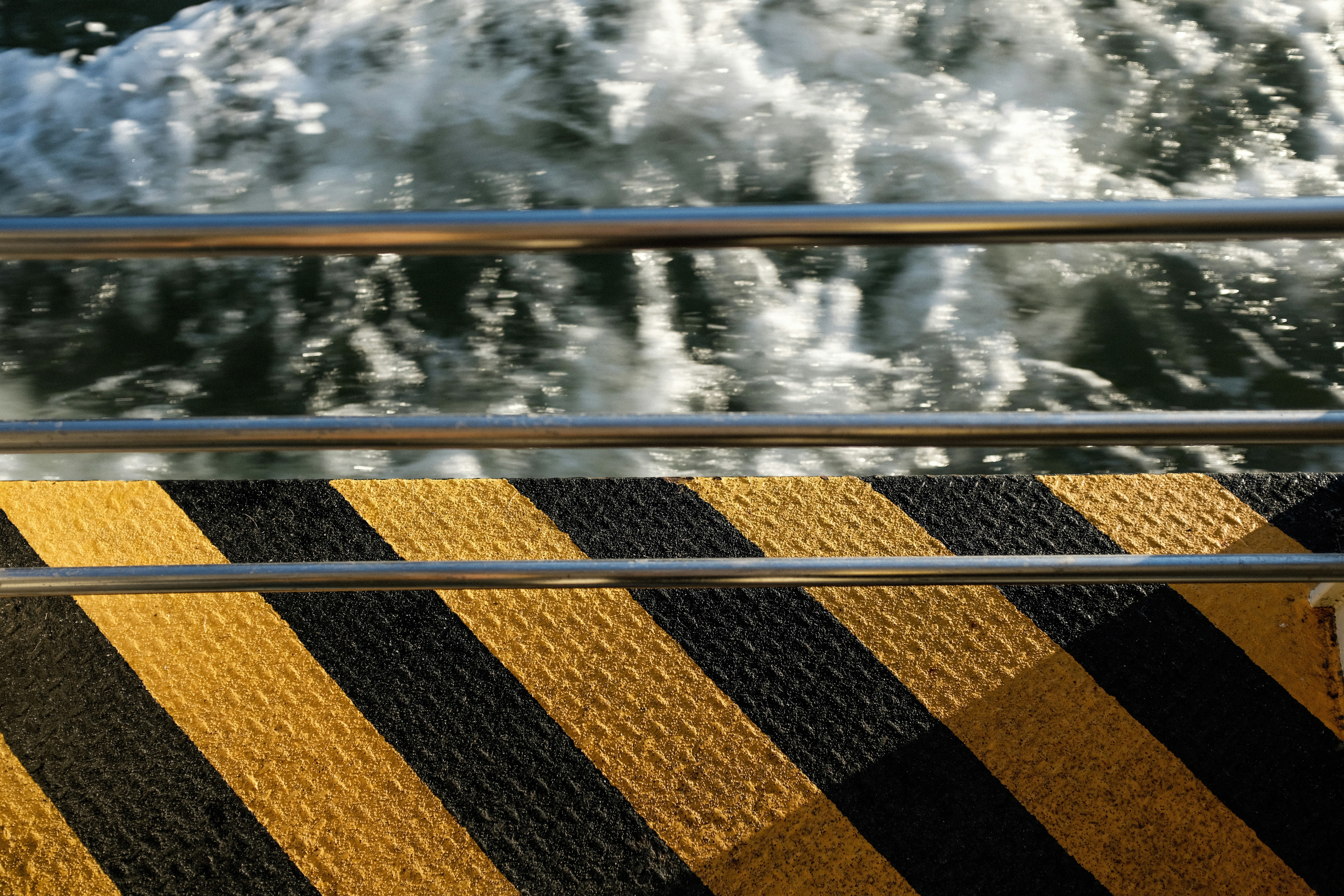 What Are The Similarities And Differences Between Boating Rugs And Regular Rugs?