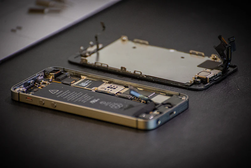 Nappes et batterie de smartphone prêtes au remplacement