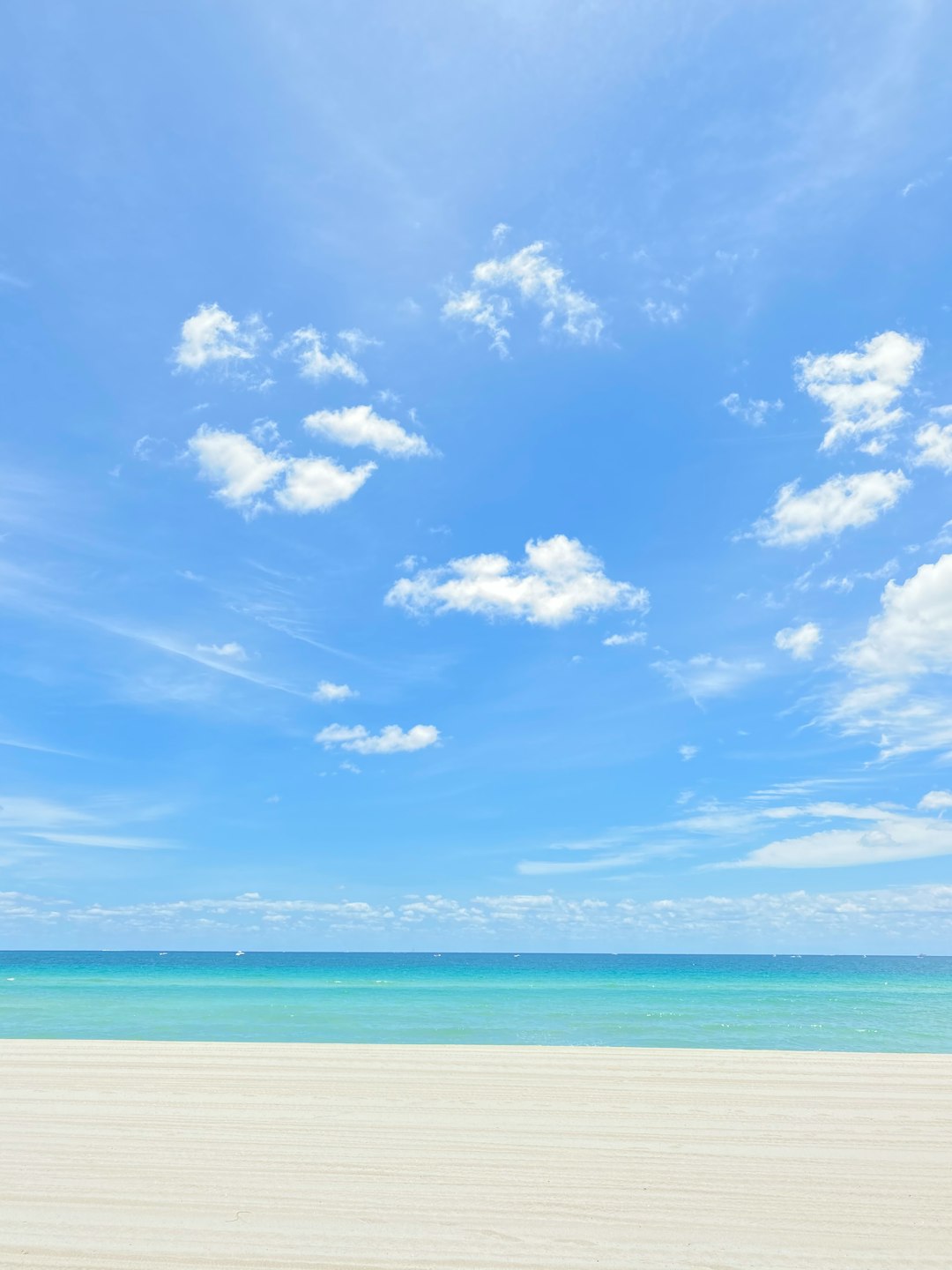 photo of Sunny Isles Beach Ocean near Deerfield Beach International Fishing Pier