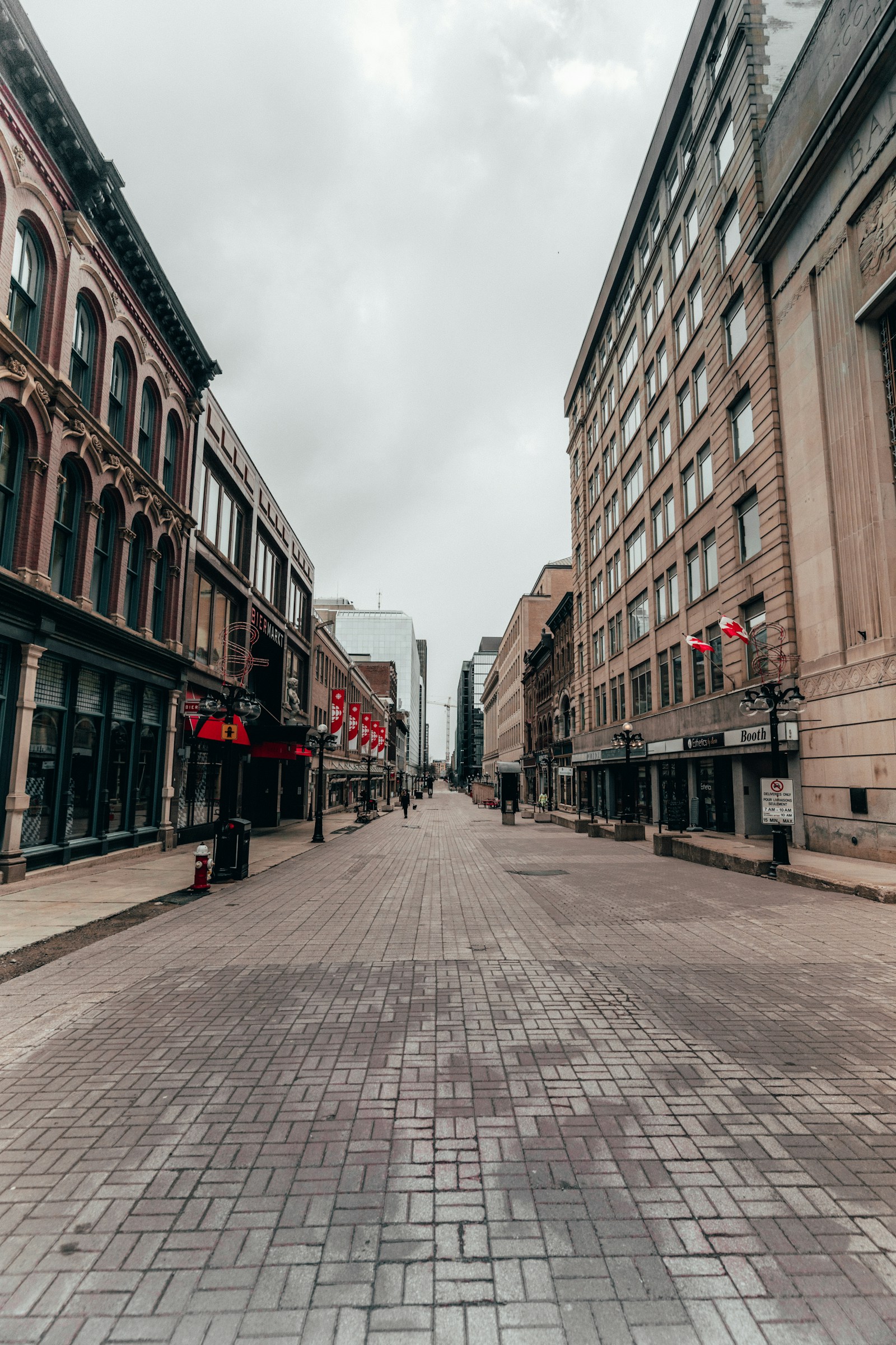 🏙️ A Local’s Guide to Living in Downtown Ottawa: Pros, Cons & Pricing in 2025