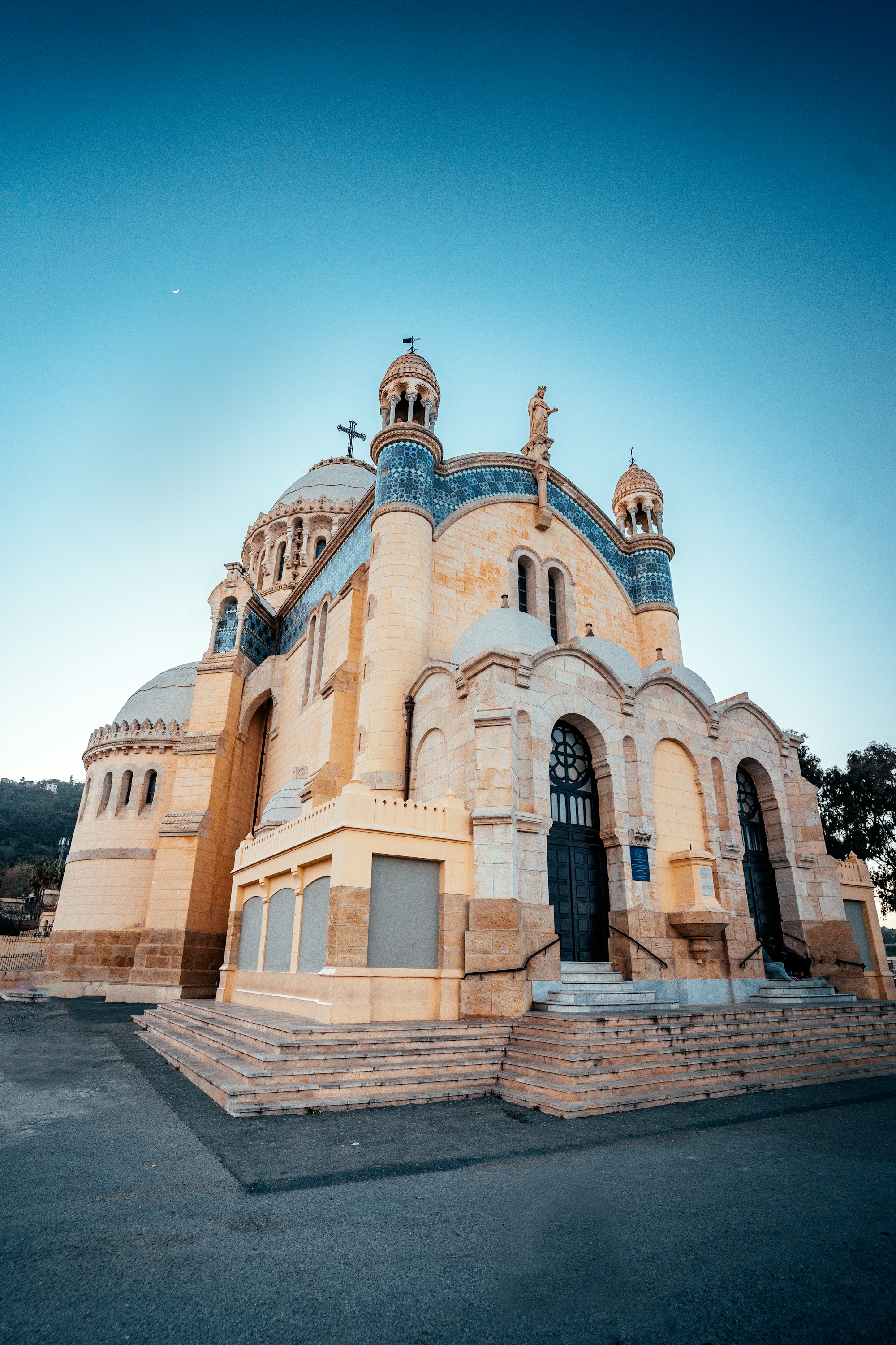 Exploring Algiers: A Local's Guide