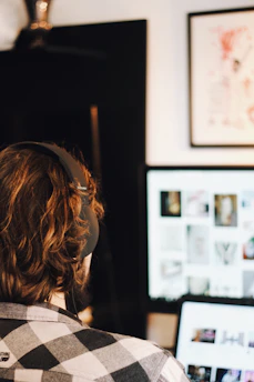 woman in black and white shirt