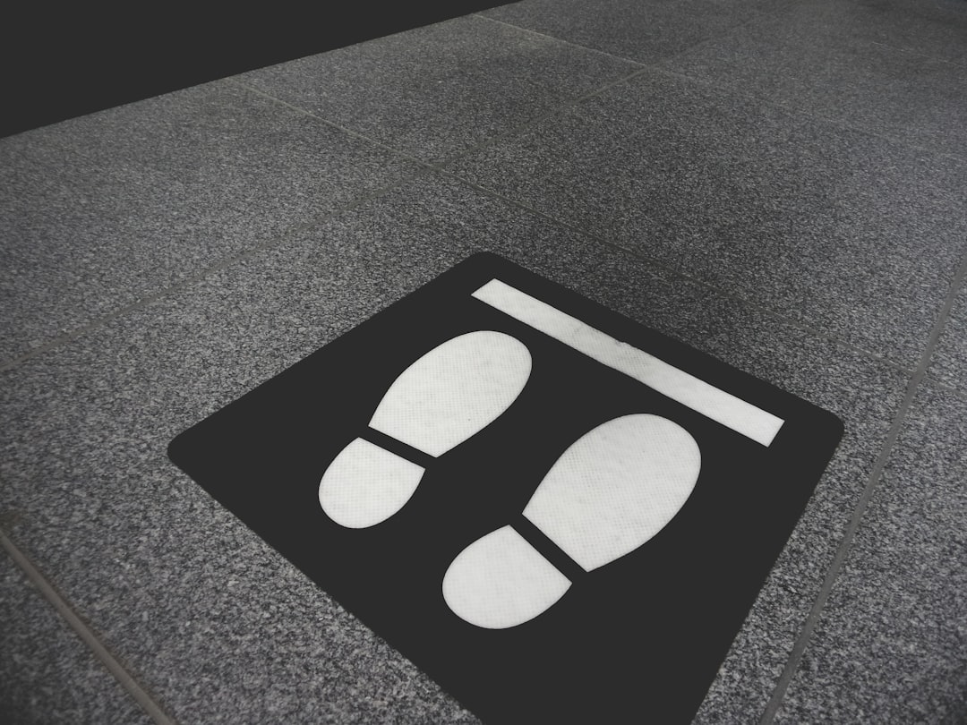  black and white square print floor rug doormat