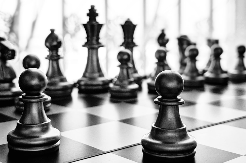 黒と白のチェスの駒