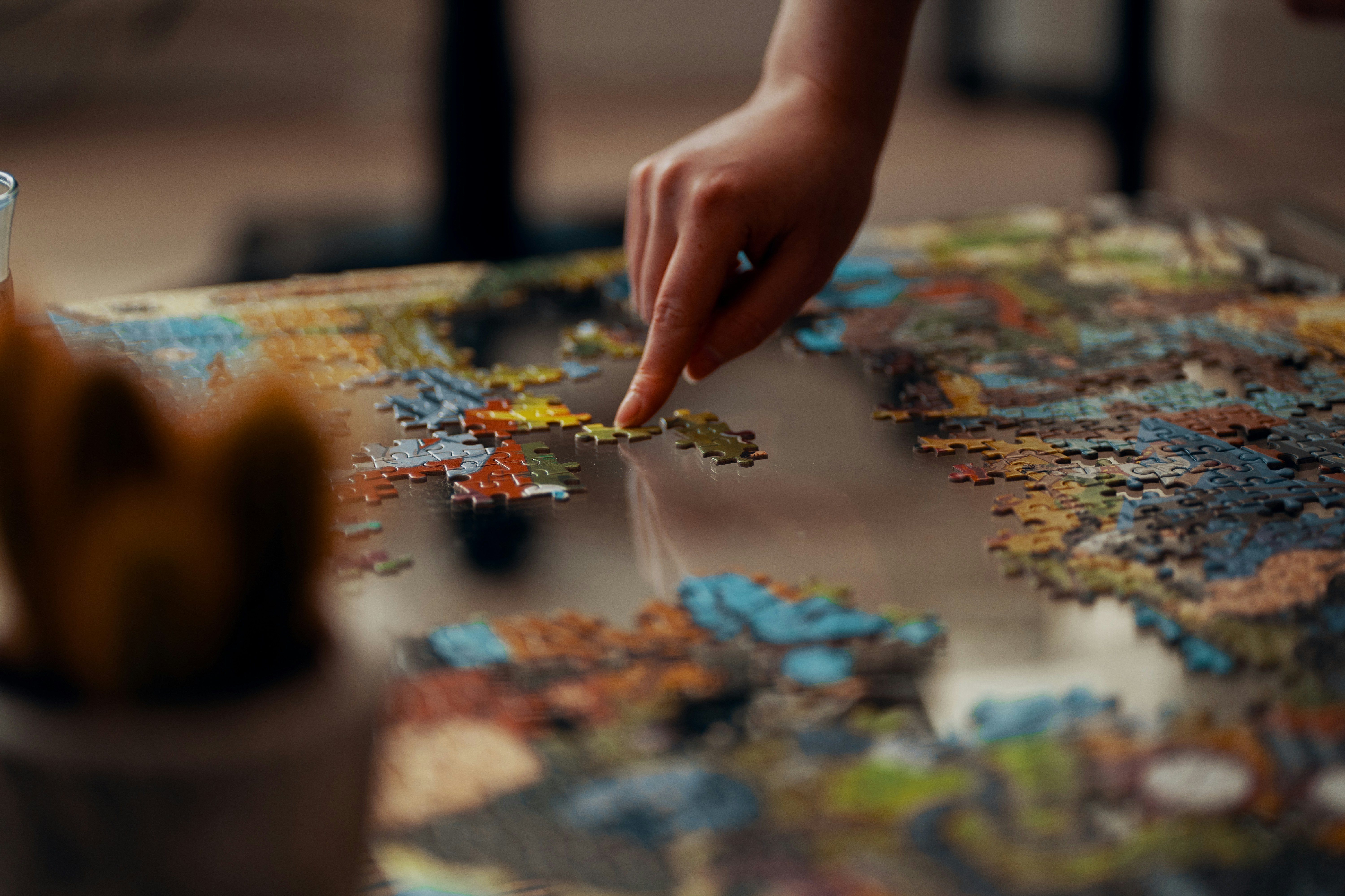 Chaos Is the Clue: Why Your Brain Goes Puzzle-Crazy When Life Gets Unpredictable