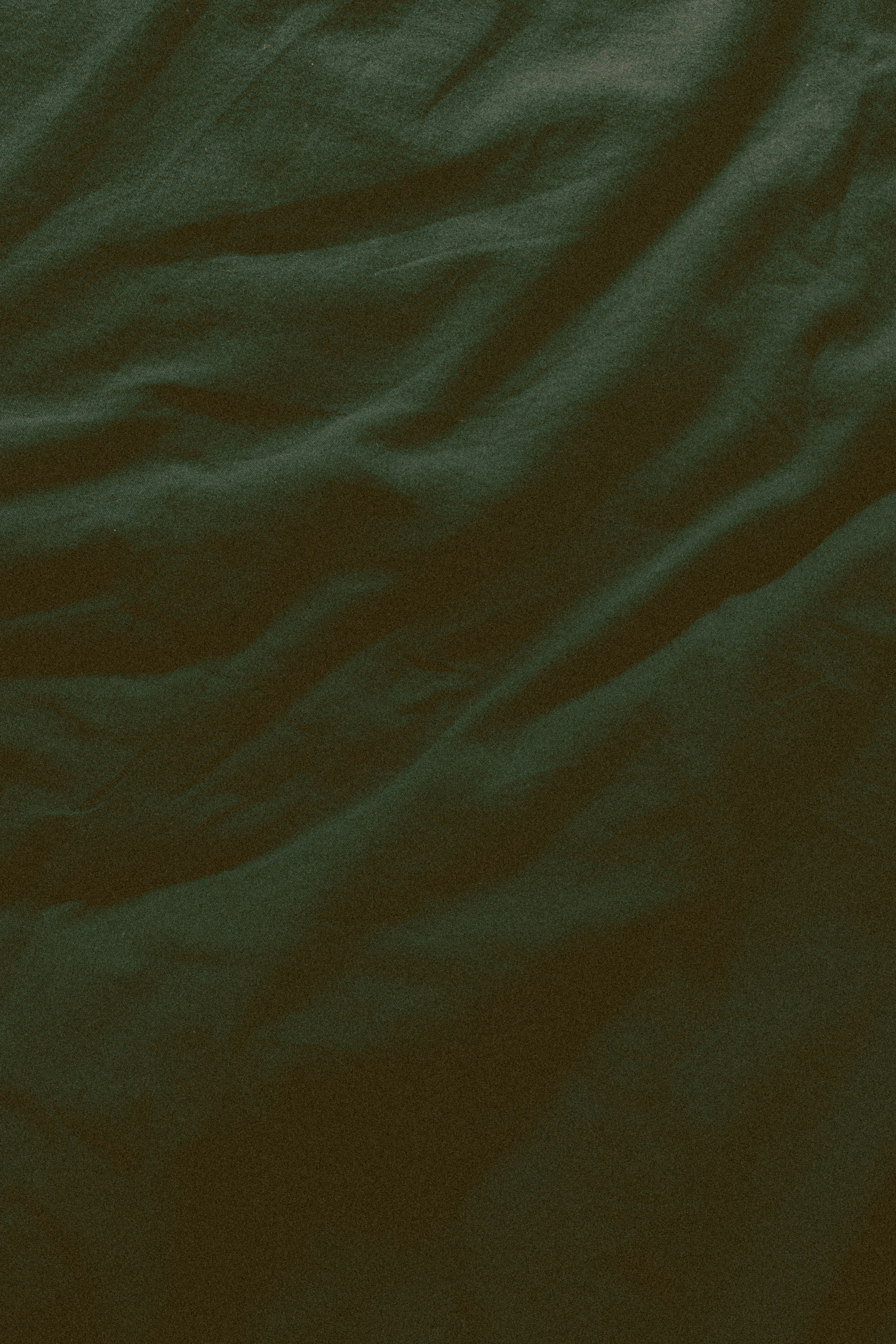 photo-1588611258154-66ad31455149?ixid=M3wxMjA3fDB8MXxzZWFyY2h8MTh8fG1vdG9yaW5nJTIwc3dlYXRzaGlydHN8ZW58MHx8fHwxNzY0NjMwMzY2fDA\u0026ixlib=rb-4.1.0