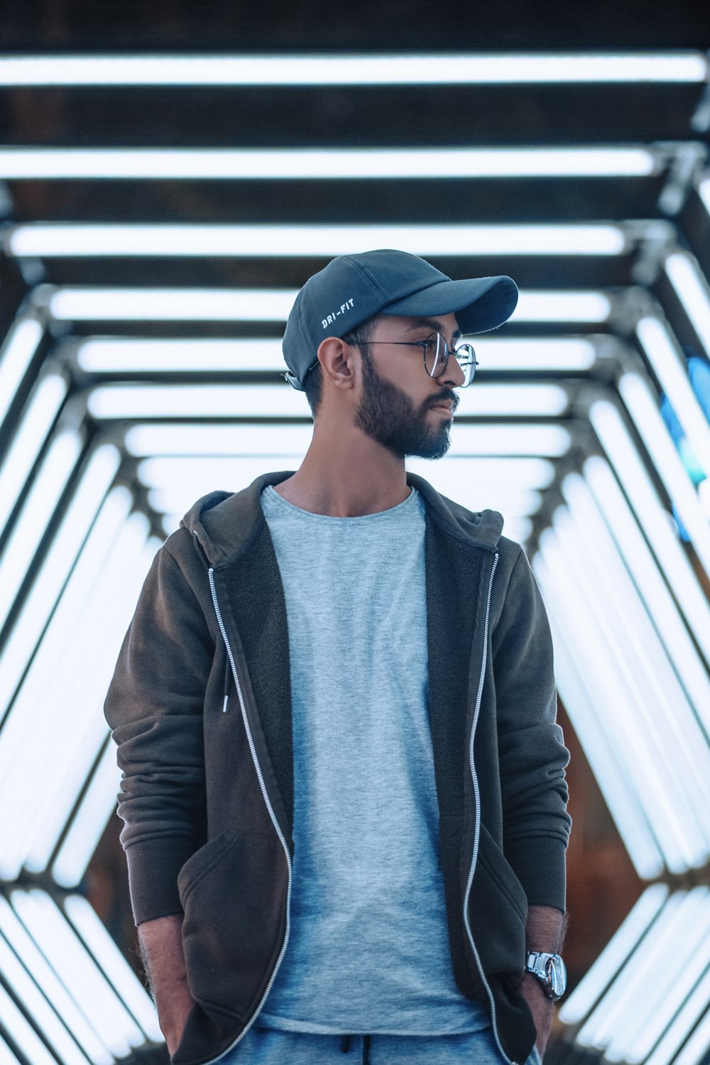 30k+ Man With Hat Pictures | Download Free Images on Unsplash