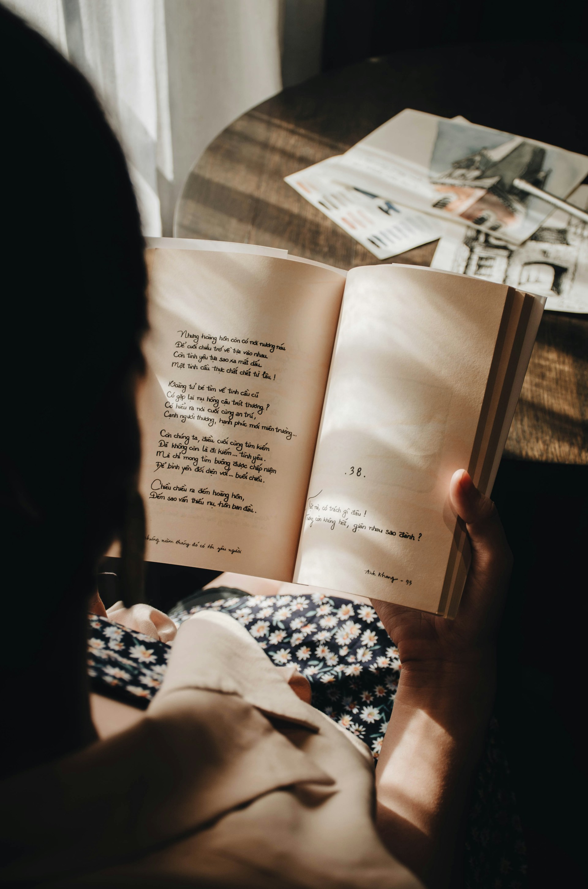 black and white bed linen
