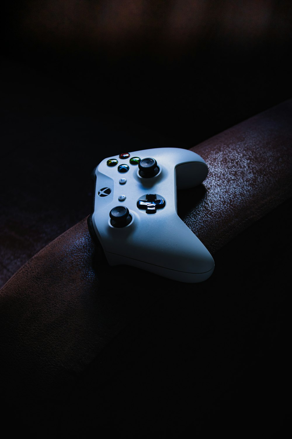 Xbox controller: Bạn yêu thích những trò chơi cảm giác mạnh mẽ và điều khiển chính xác? Hãy sở hữu chiếc Xbox controller của chúng tôi! Với thiết kế hiện đại và chức năng hoàn hảo, chiếc tay cầm từ Xbox sẽ mang lại cho bạn những trải nghiệm chơi game đỉnh cao nhất.
