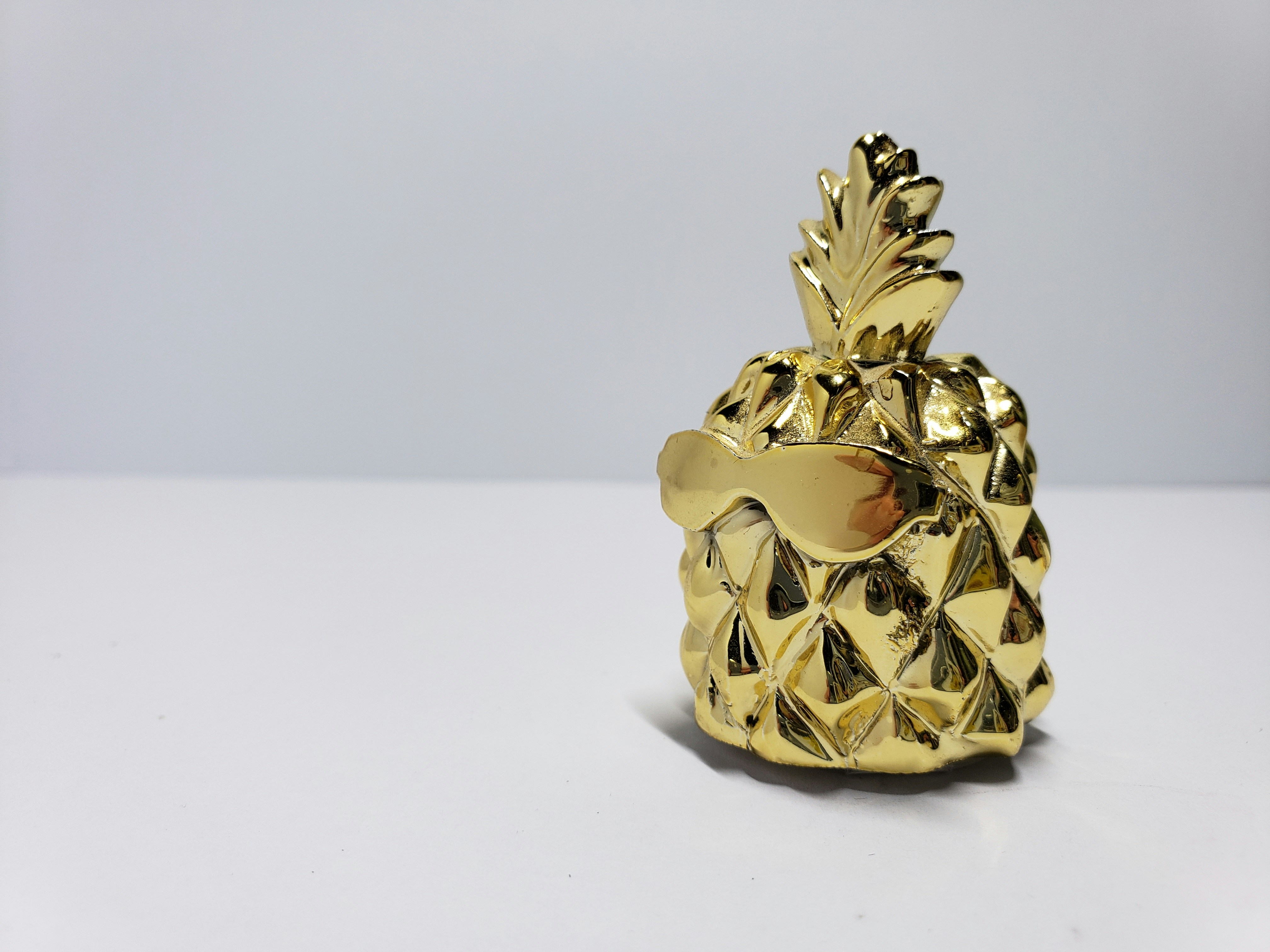 gold and white floral egg ornament, Gold pineapple 