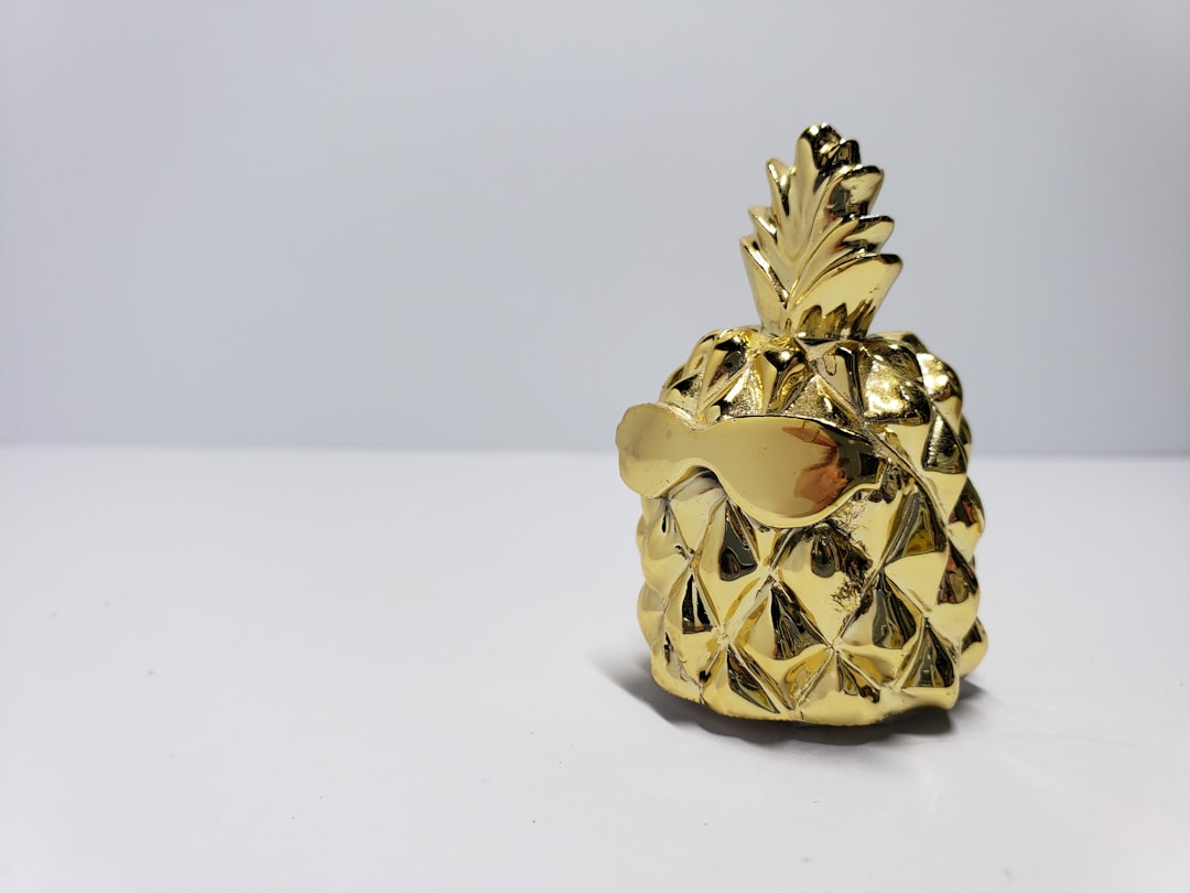 gold and white floral egg ornament, Gold pineapple