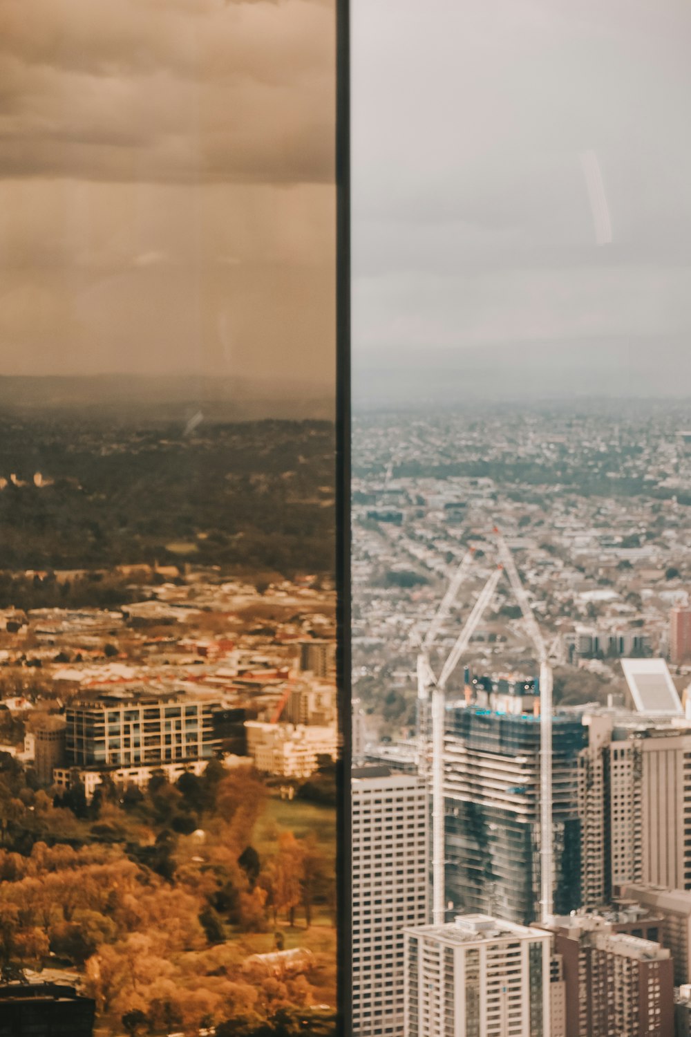 vista aérea dos edifícios da cidade durante o dia