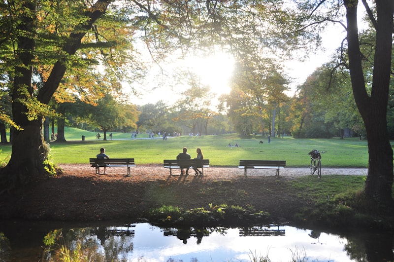 Englischer Garten with surfers on Eisbach