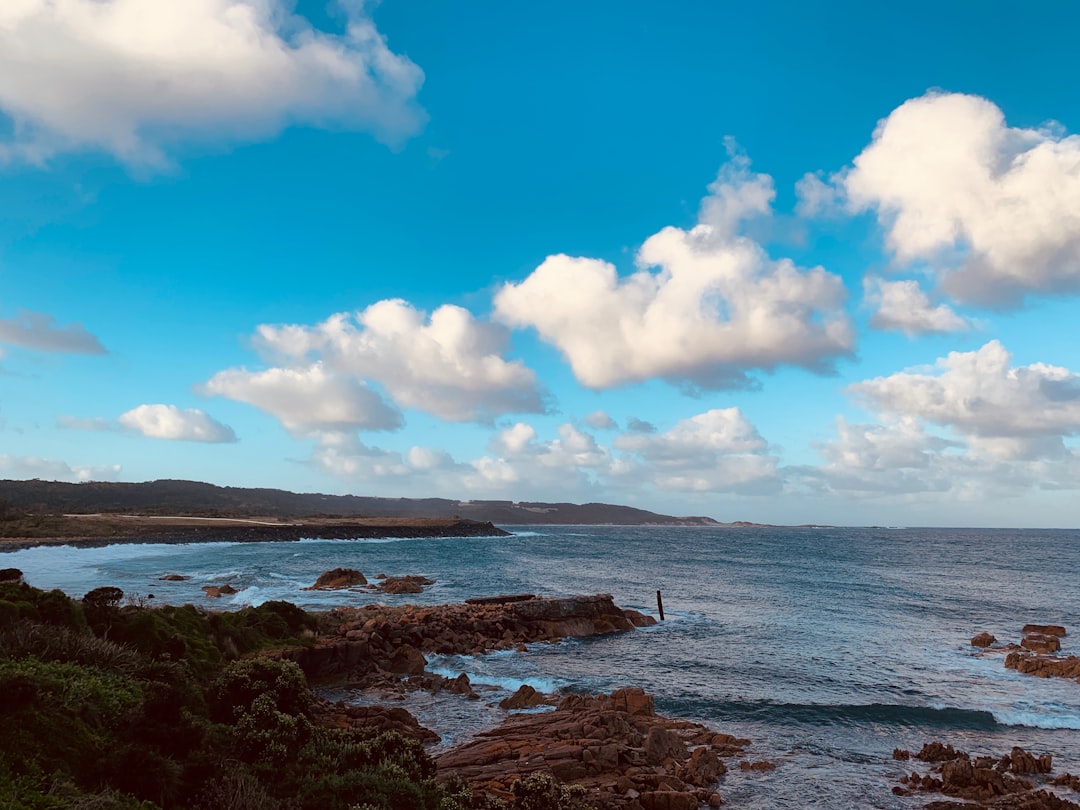 travelers stories about Shore in Grassy Harbour Road, Australia