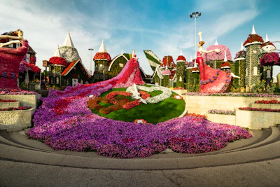 Combo: AYA Universe + Dubai Miracle Garden