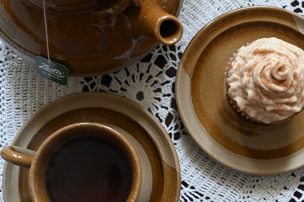 brown ceramic mug with white powder